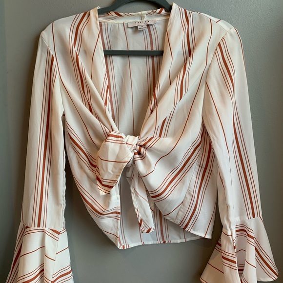 Beautiful Striped Long Sleeve❣️💮 - Picture 1 of 4